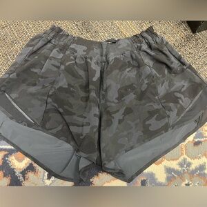Lululemon Size 12 Black Camo Shorts
